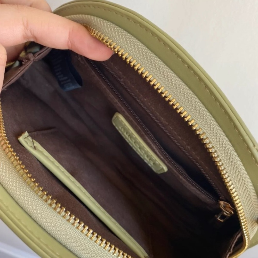 green bag - Picture 2 of 2